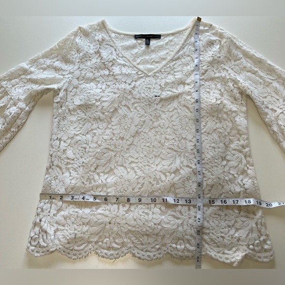 WHBM V-Neck Long Sleeve Lace Top Size Medium - Picture 13 of 13